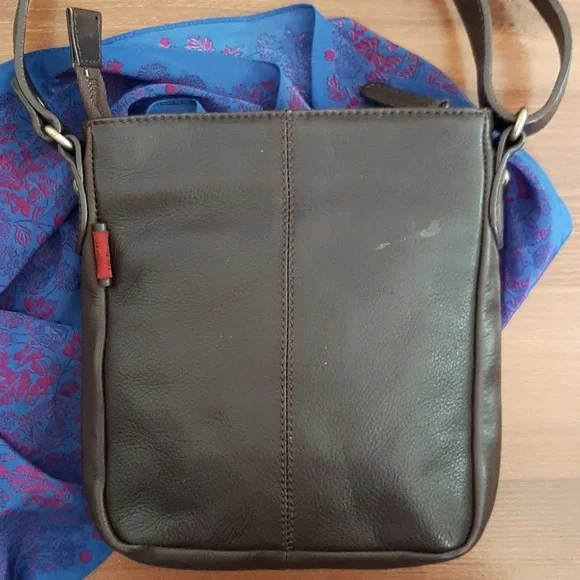HEDGREN Brown Leather Crossbody Bag - Adjustable Strap - Great Condition - Picture 7 of 15